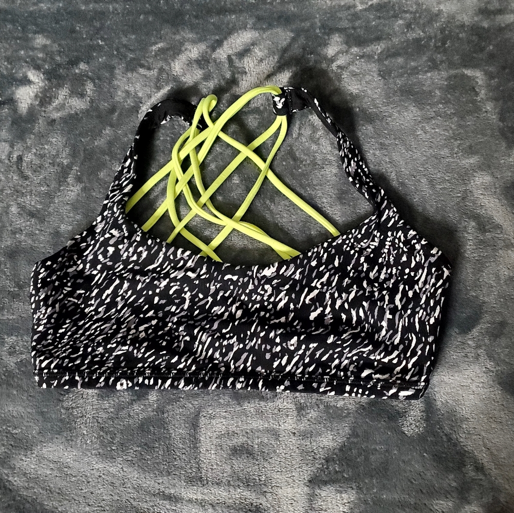 Lululemon Free to Be Bra Wild, Size 8
